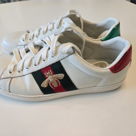 Womens Gucci Ace Embroidered Bee White Sneakers, Used, Red Green Accents - Picture 3 of 10